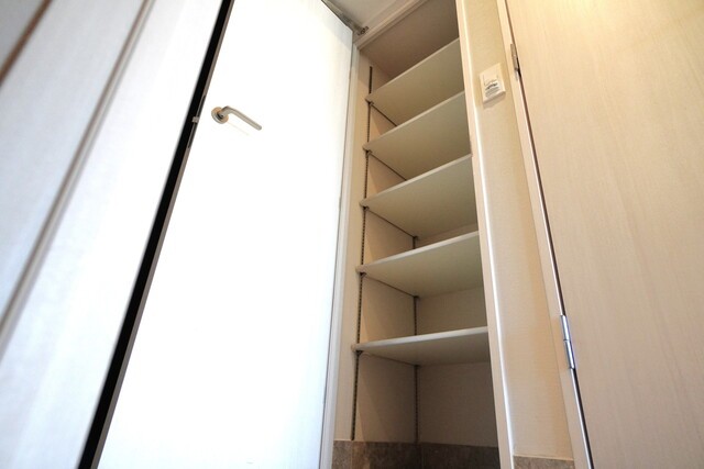 ※写真は同タイプ住戸です。(玄関)