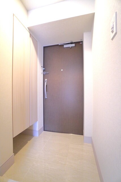 ※写真は同タイプ住戸です。(玄関)