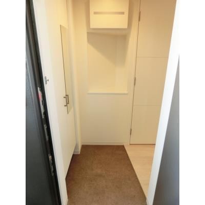 ※写真は同タイプ住戸です。(玄関)
