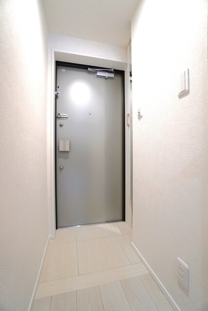※写真は同タイプ住戸です。(玄関)