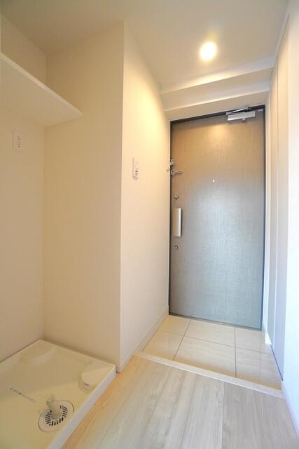 ※写真は同タイプ住戸です。(玄関)