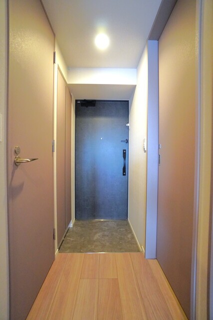 ※写真は同タイプ住戸です。(玄関)