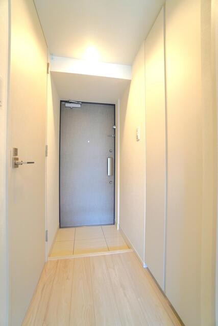 ※写真は同タイプ住戸です。(玄関)
