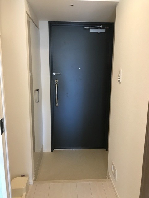 ※写真は同タイプ住戸です。(玄関)