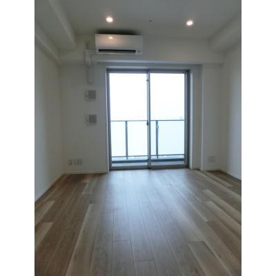 ※写真は同タイプ住戸です。(居間)