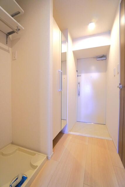※写真は同タイプ住戸です。(玄関)