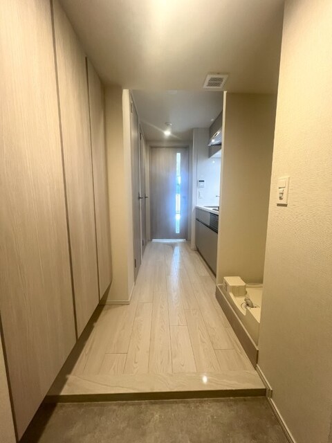 ※写真は同タイプ住戸です。(玄関)