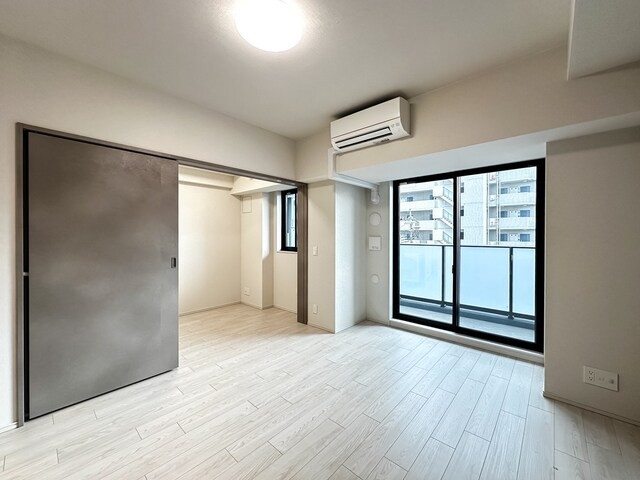 ※写真は同タイプ住戸です。(居間)