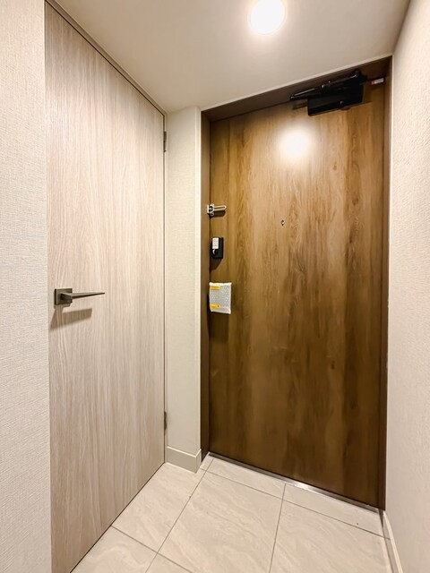 ※写真は同タイプ住戸です。(玄関)