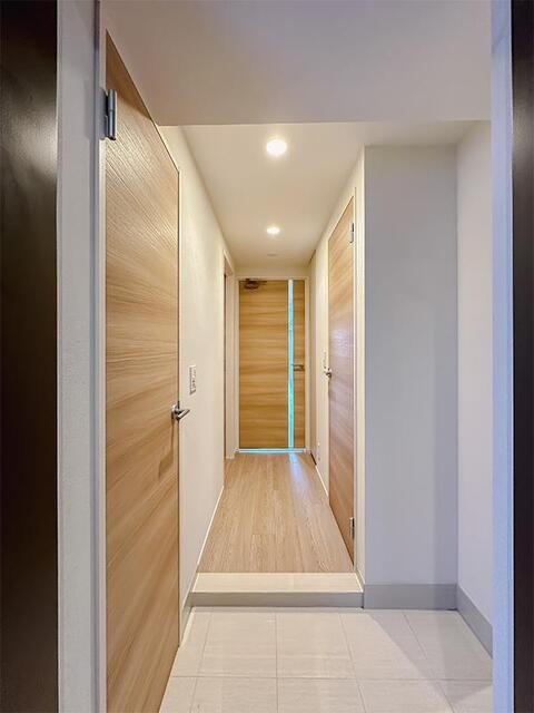 ※写真は同タイプ住戸です。(玄関)