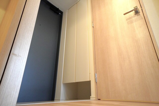 ※写真は同タイプ住戸です。(玄関)