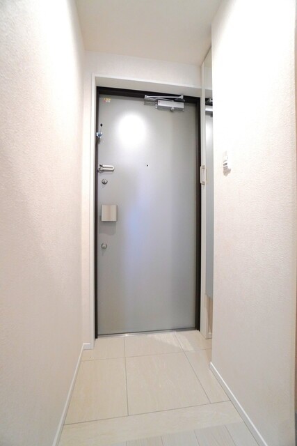 ※写真は同タイプ住戸です。(玄関)