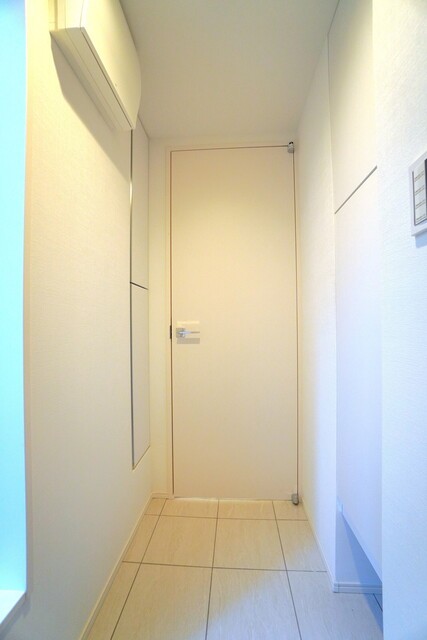 ※写真は同タイプ住戸です。(玄関)
