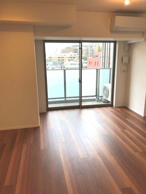 ※写真は同タイプ住戸です。(居間)