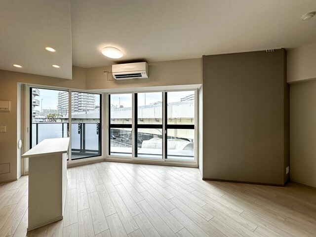 ※写真は同タイプ住戸です。(居間)
