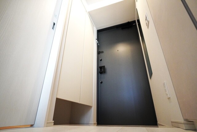 ※写真は同タイプ住戸です。(玄関)