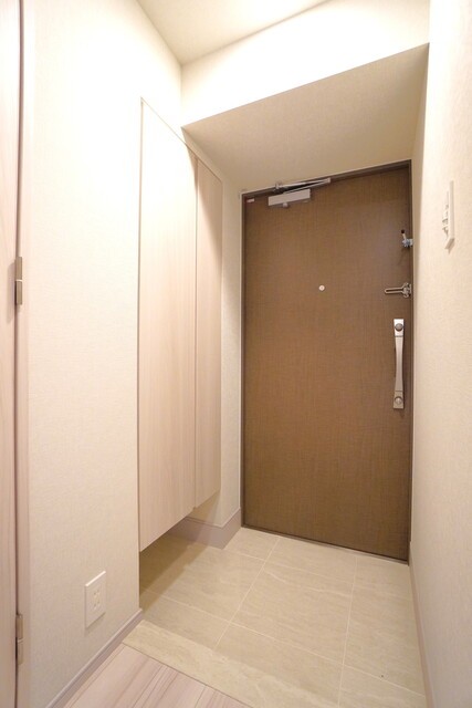 ※写真は同タイプ住戸です。(玄関)
