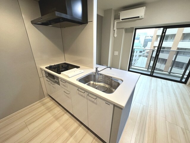 ※写真は同タイプ住戸です。(キッチン)