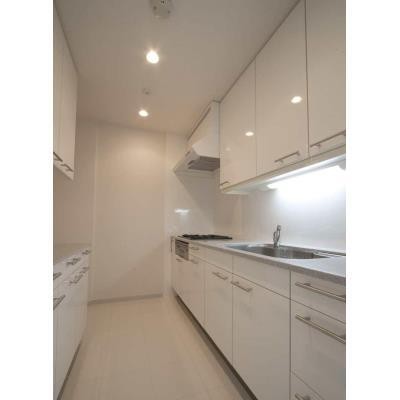 ※写真は同タイプ住戸です。(キッチン)