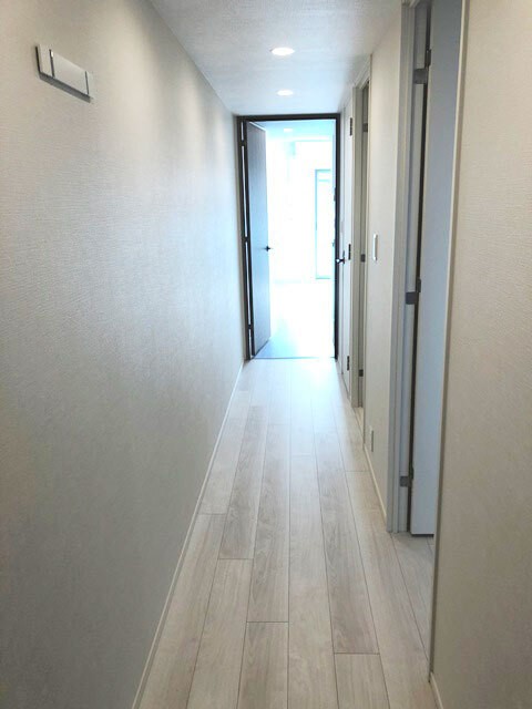 ※写真は同タイプ住戸です。(玄関)