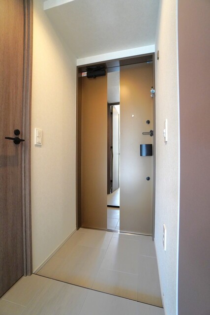 ※写真は同タイプ住戸です。(玄関)