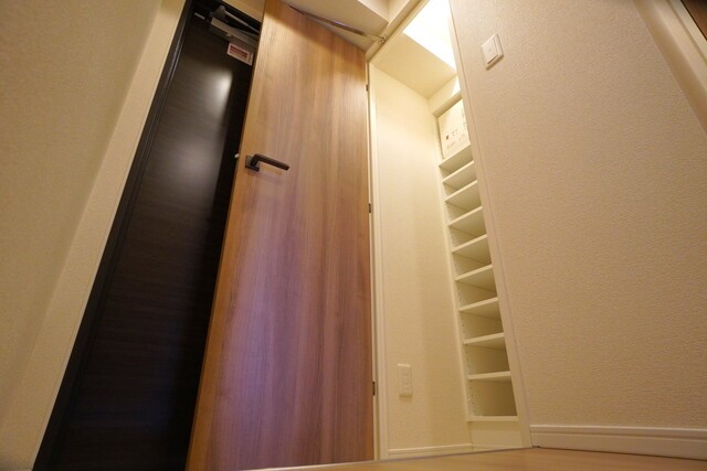 ※写真は同タイプ住戸です。(玄関)