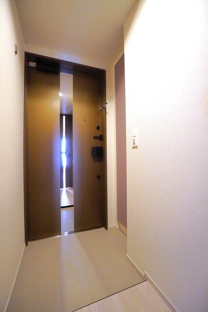 ※写真は同タイプ住戸です。(玄関)