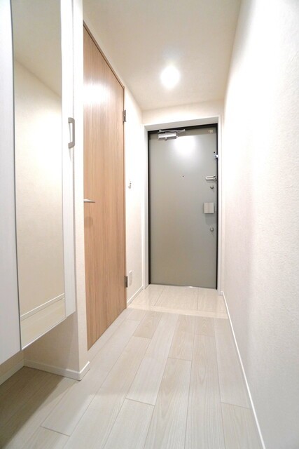 ※写真は同タイプ住戸です。(玄関)