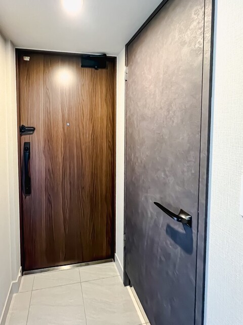 ※写真は同タイプ住戸です。(玄関)