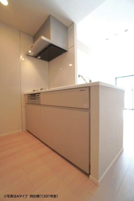 ※写真は同タイプ住戸です。(キッチン)