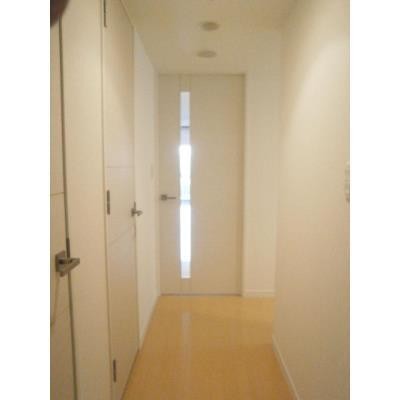 ※写真は同タイプ住戸です。(玄関)