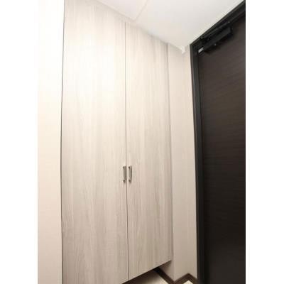 ※写真は同タイプ住戸です。(玄関)