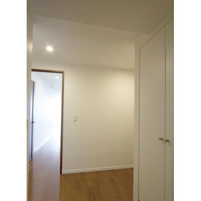 ※写真は同タイプ住戸です。(玄関)