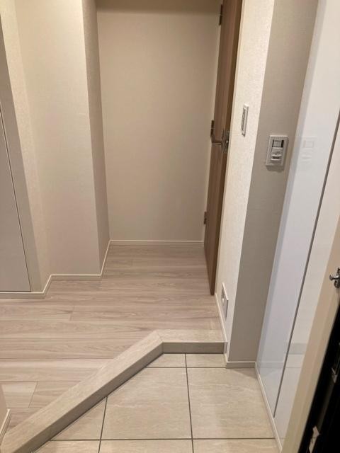 ※写真は同タイプ住戸です。(玄関)