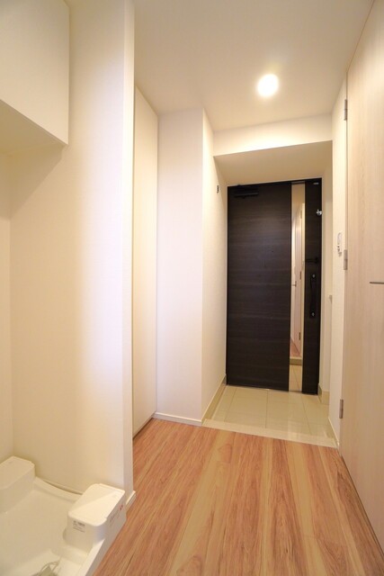 ※写真は同タイプ住戸です。(玄関)