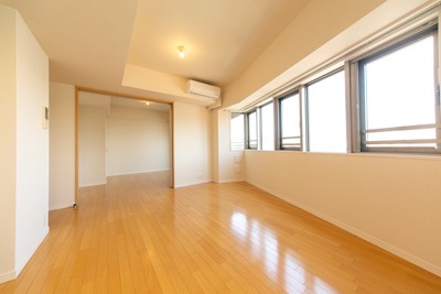 ※写真は同タイプ住戸です。(居間)