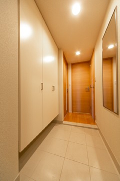 ※写真は同タイプ住戸です。(玄関)