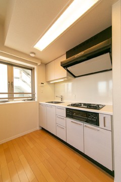 ※写真は同タイプ住戸です。(キッチン)