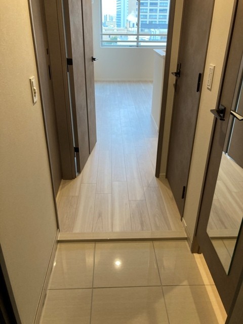 ※写真は同タイプ住戸です。(玄関)