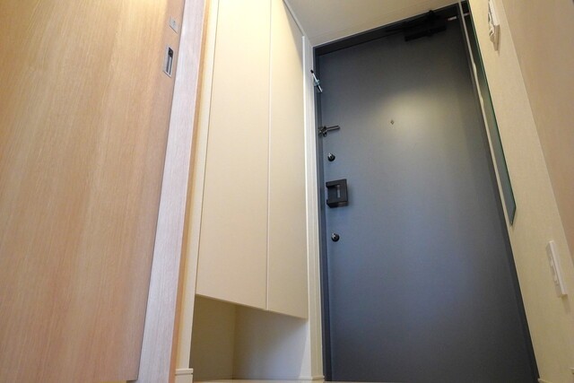 ※写真は同タイプ住戸です。(玄関)