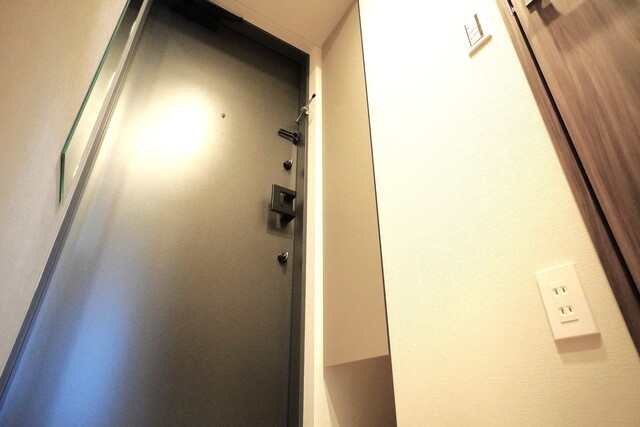 ※写真は同タイプ住戸です。(玄関)