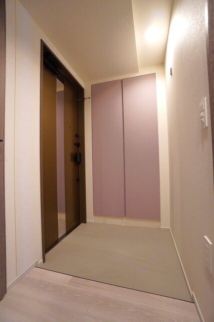 ※写真は同タイプ住戸です。(玄関)
