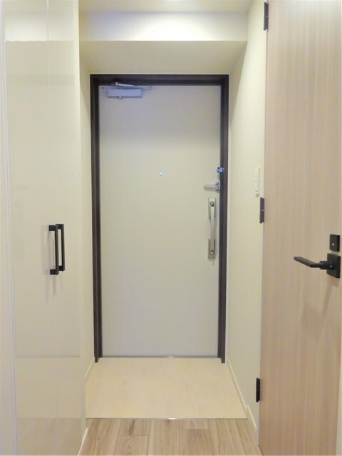 ※写真は同タイプ住戸です。(玄関)