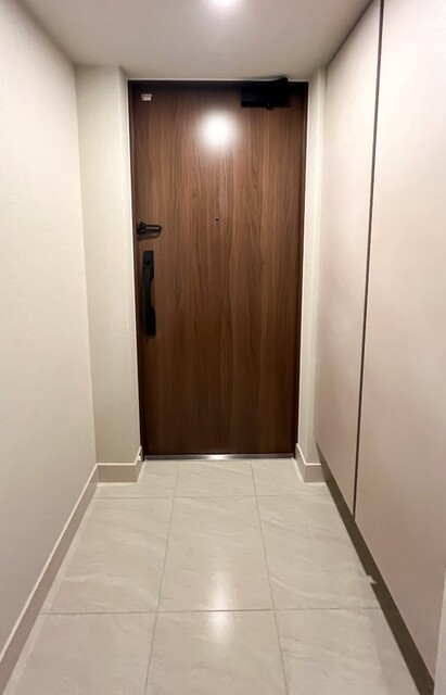 ※写真は同タイプ住戸です。(玄関)