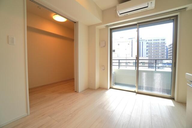 ※写真は同タイプ住戸です。(居間)