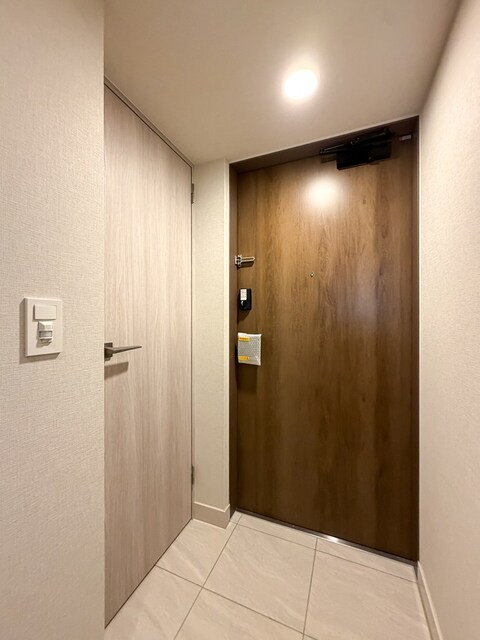 ※写真は同タイプ住戸です。(玄関)