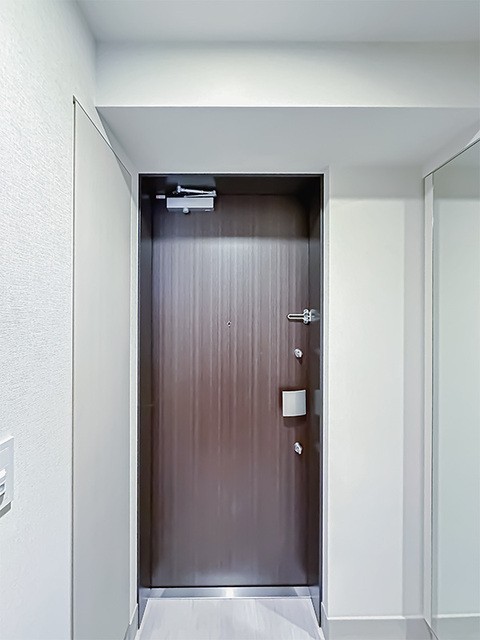 ※写真は同タイプ住戸です。(玄関)