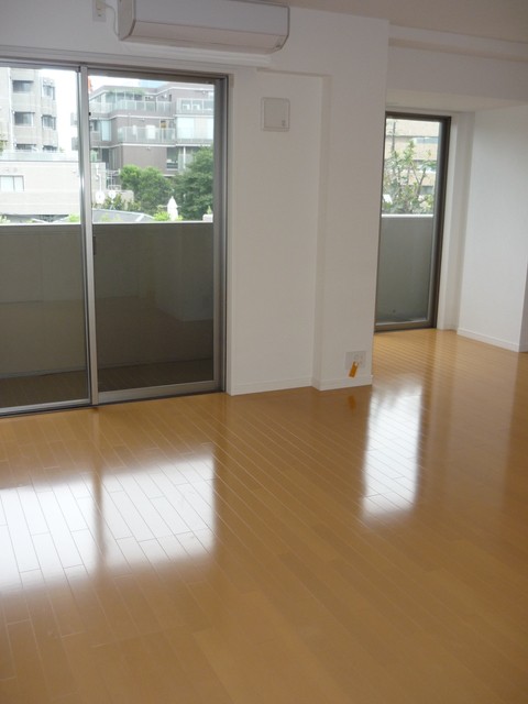 (居間)
