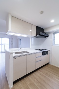 ※写真は同タイプ住戸です。(キッチン)