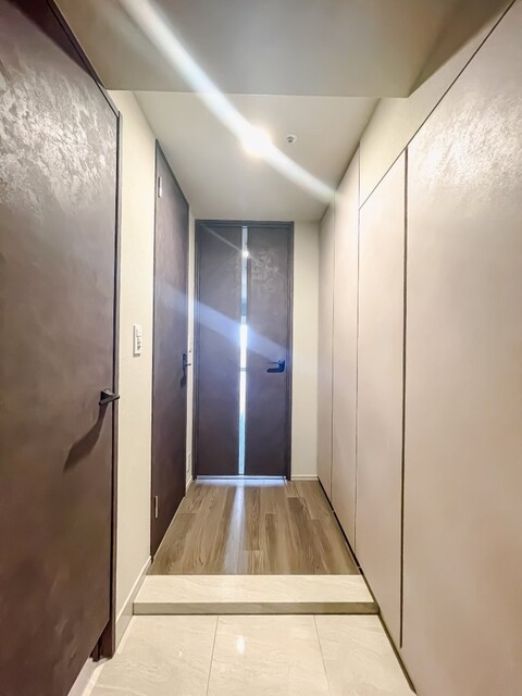 ※写真は同タイプ住戸です。(玄関)